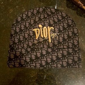 Dior Winter hat size S/M